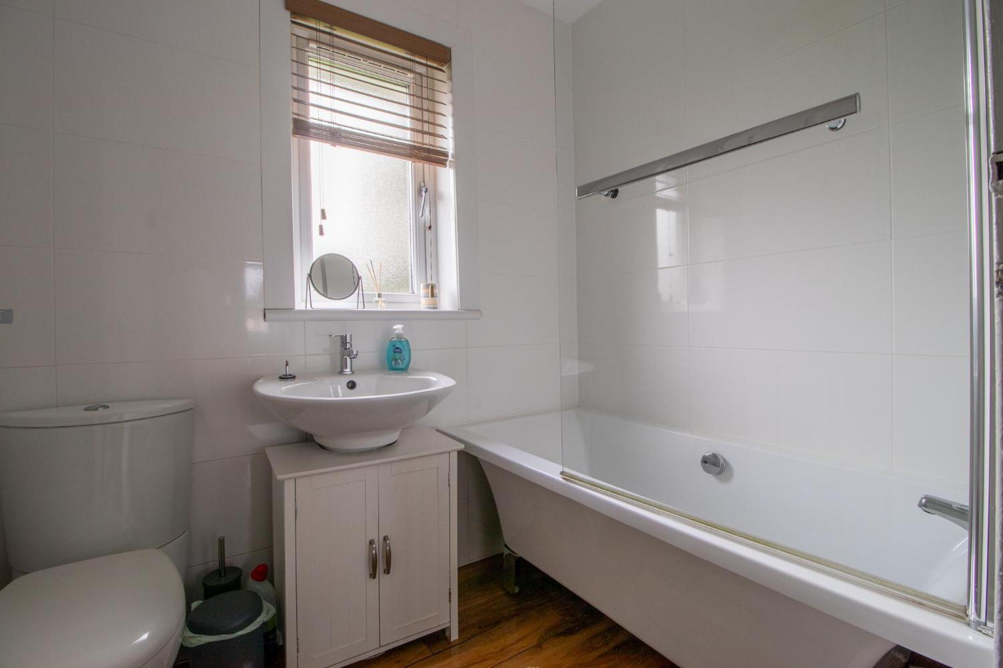 1 Bed Apartment Central Hamilton Free Wifi With Great Transport Links To Glasgow 외부 사진