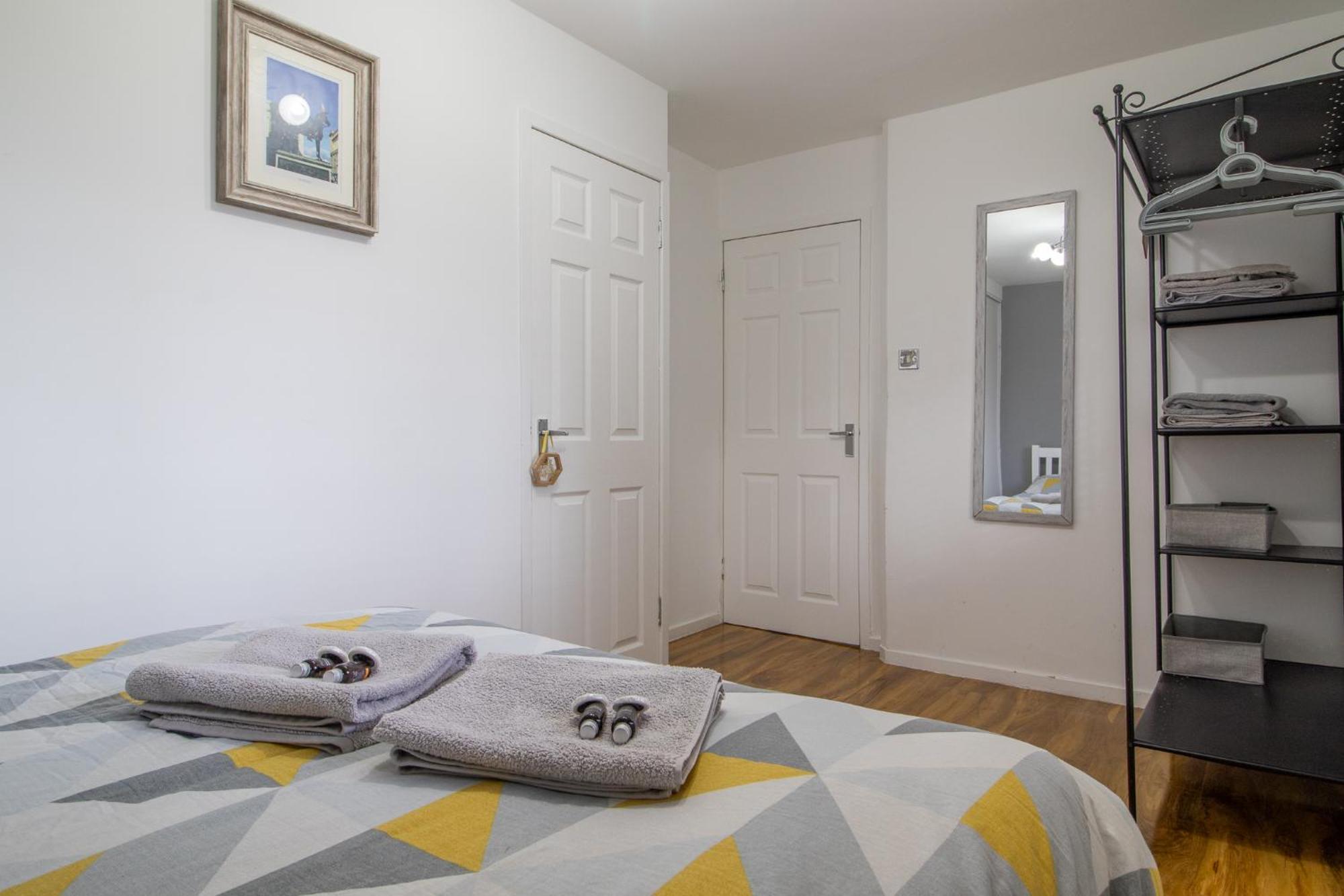 1 Bed Apartment Central Hamilton Free Wifi With Great Transport Links To Glasgow 외부 사진